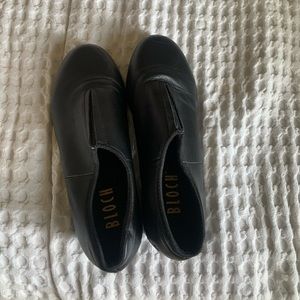 Used but great condition Bloch tap shoes.